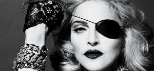 Madonna si masturba, ma in questo caso non è blasfemia...