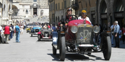 Acconciature e motori: Perugia rivive il ‘900