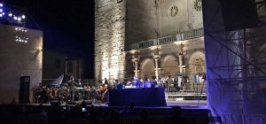 Jeff Mills al Festival dei 2Mondi incanta piazza Duomo