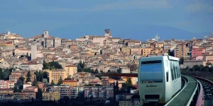 Boom di turisti in centro a Perugia per Pasqua: lo certifica il Minimetrò