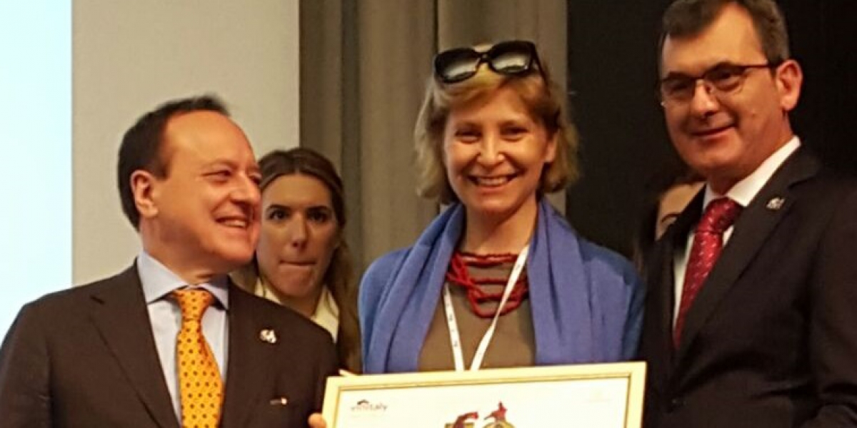 Alle cantine Lungarotti il premio "Cinquanta Vinitaly insieme"