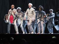 20 luglio / David Byrne + Uj people